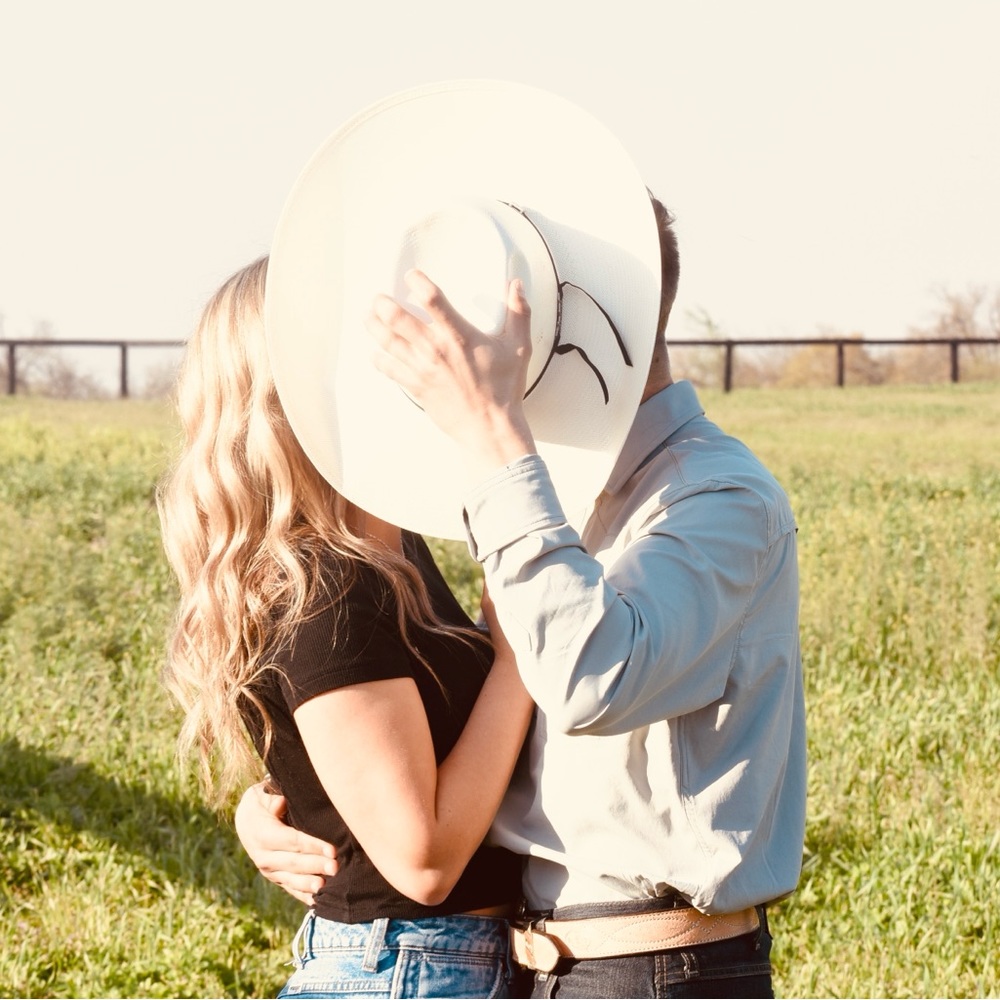 Meet your Posher, Chloe